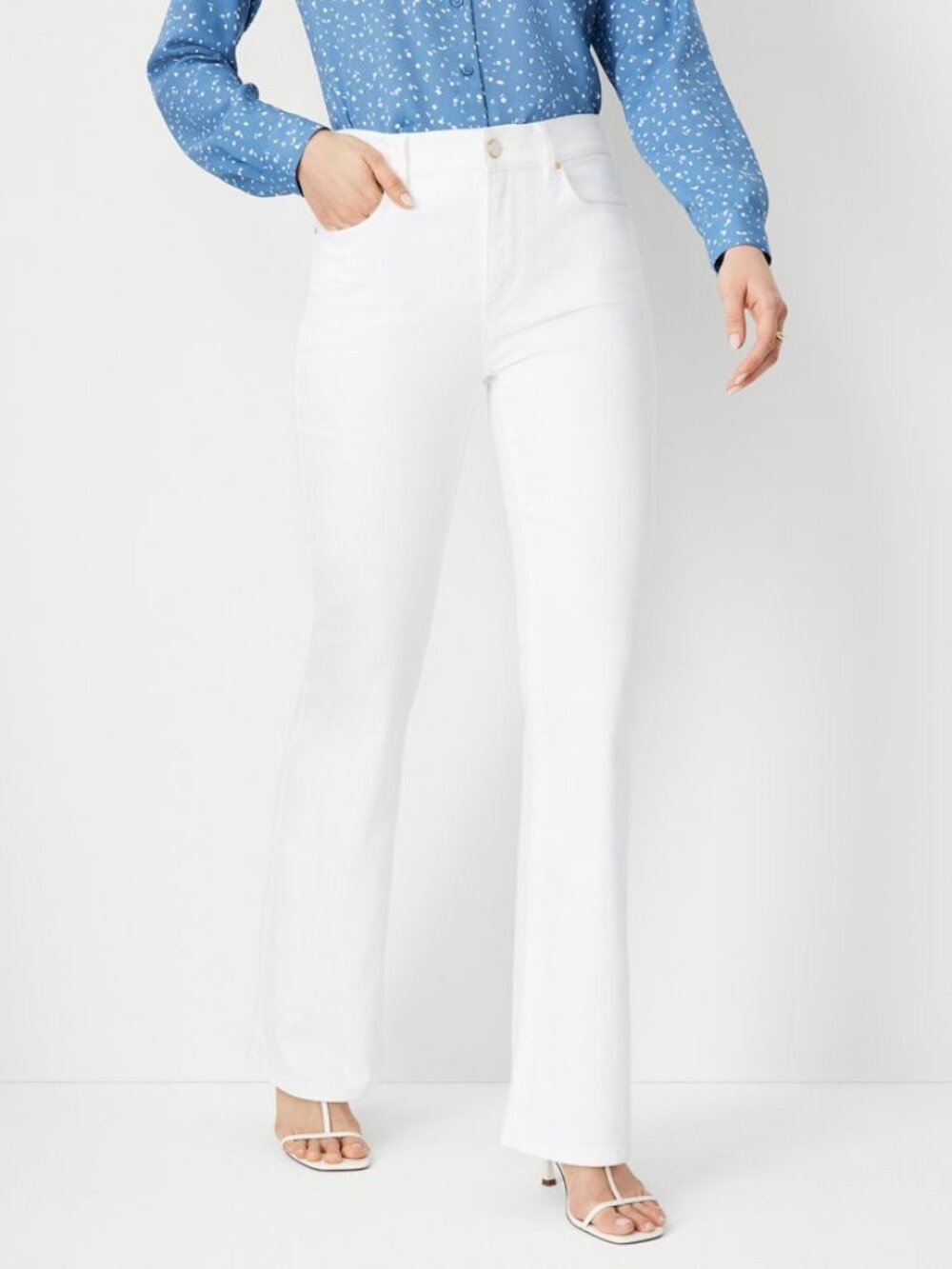 Ann Taylor Sculpting Pocket Mid Rise Slim Boot Cut Jeans - 10 Regular WHITE